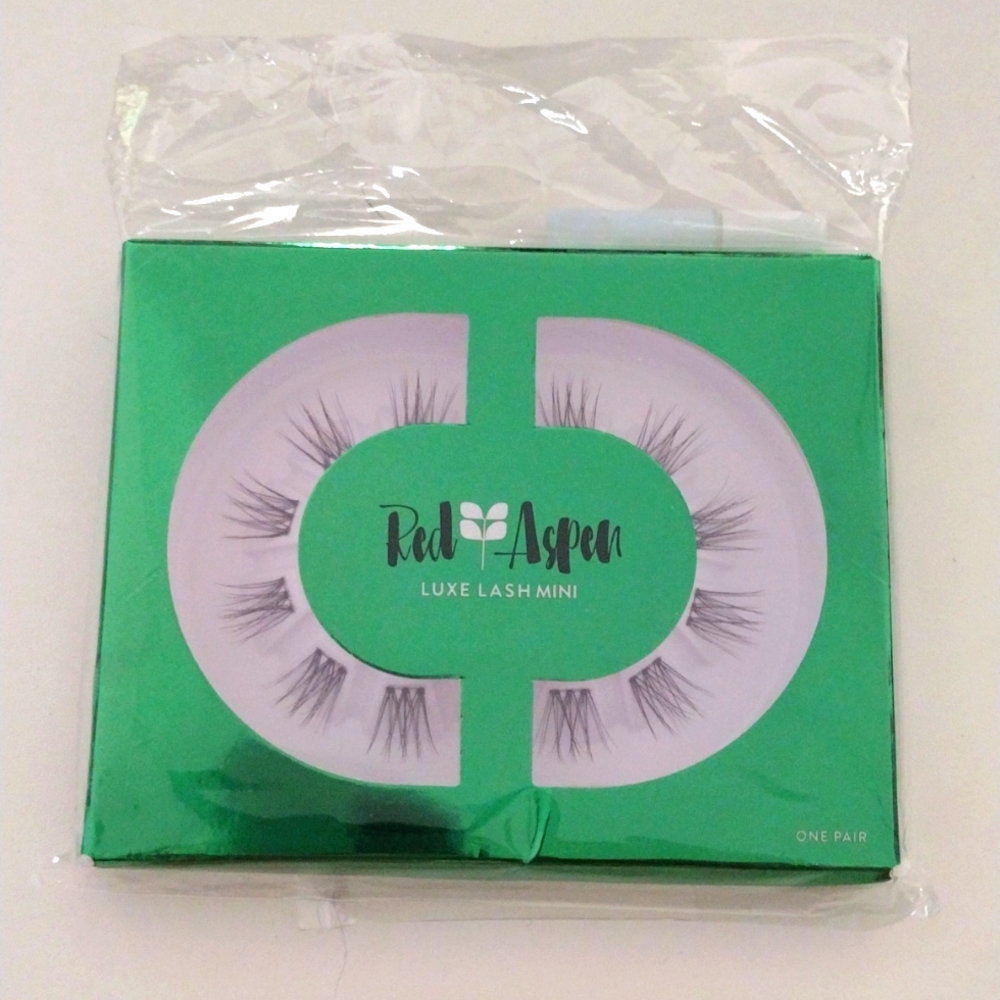 Red Aspen Mini Lash (Emerald)
